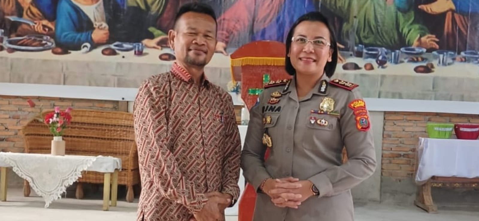 KAPOLRES SAMOSIR BAGIKAN BINGKISAN LEBARAN